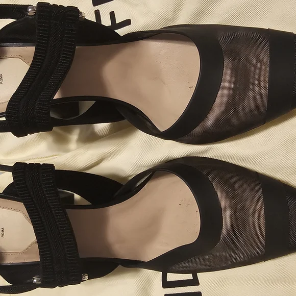 Fendi Black Slingback Heels with Sophisticated Mesh Design - Picture 4 of 7